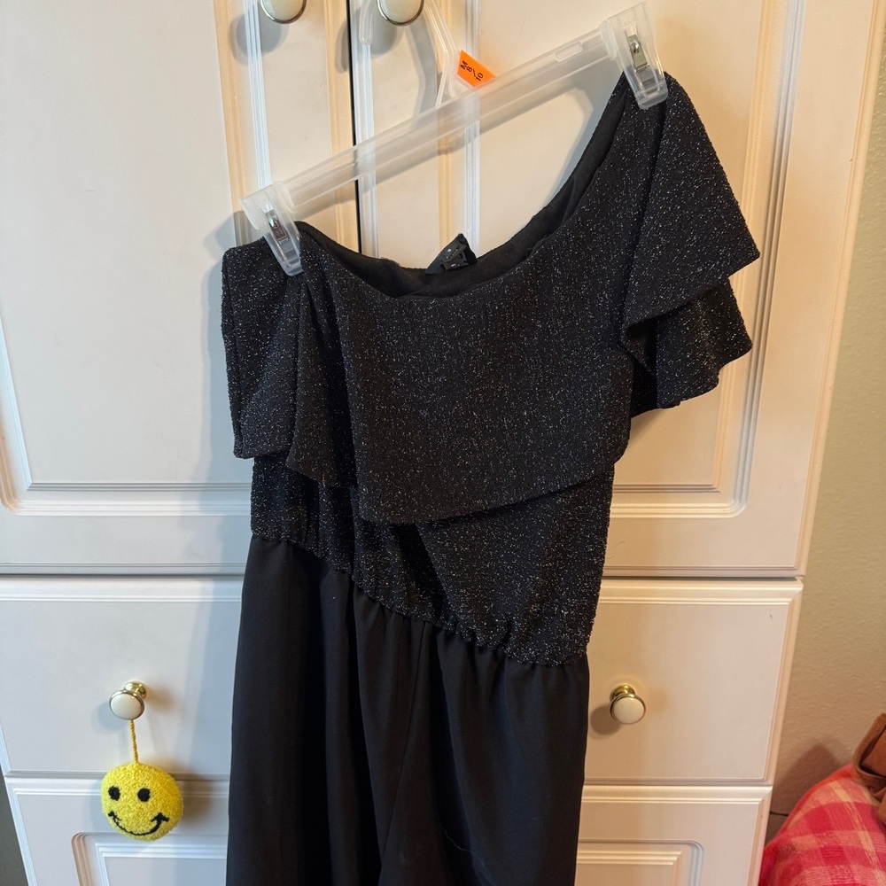Black Ruffled Sparkly Off-Shoulder Formal Jumpsuit 🖤